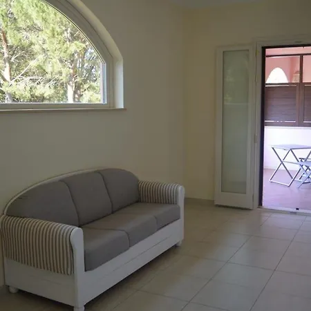 Laura - Antico Borgo Di Sicilia Milici