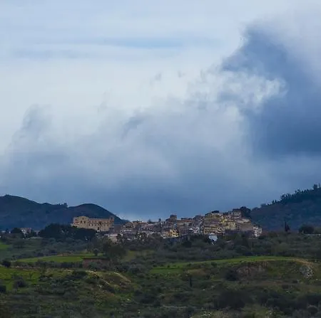 Laura - Antico Borgo Di Sicilia