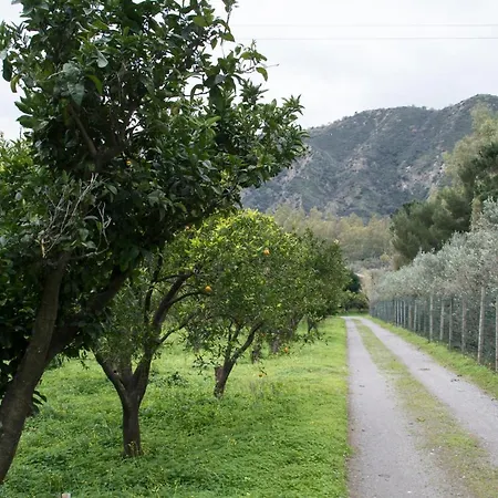Laura - Antico Borgo Di Sicilia 4*