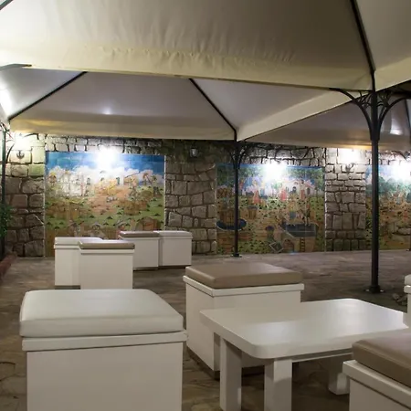 Laura - Antico Borgo Di Sicilia Hotel 4*