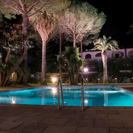 Laura - Antico Borgo Di Sicilia 4* Milici