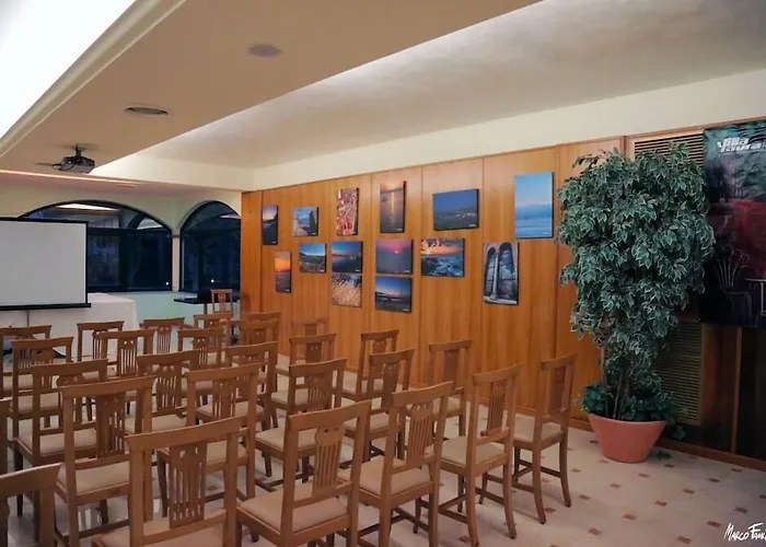 Laura - Antico Borgo Di Sicilia 4*