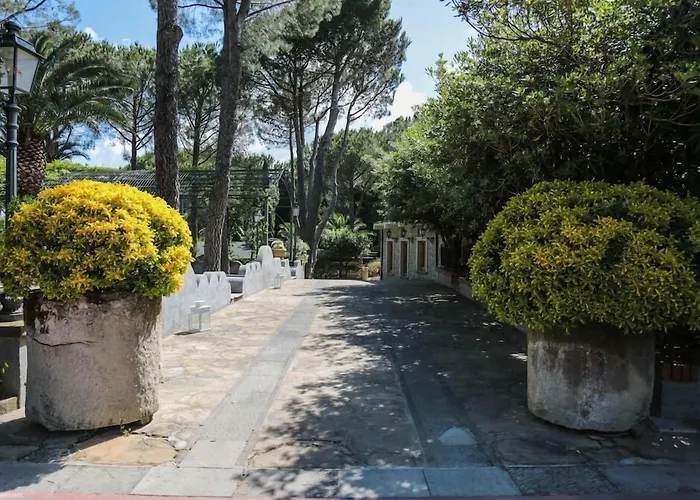 Laura - Antico Borgo Di Sicilia Hotel