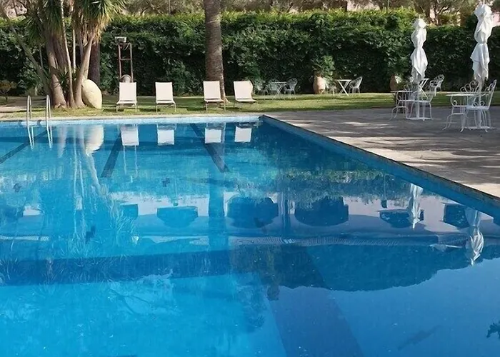Laura - Antico Borgo Di Sicilia 4*