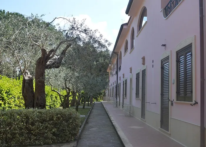 Laura - Antico Borgo Di Sicilia Hotel Milici