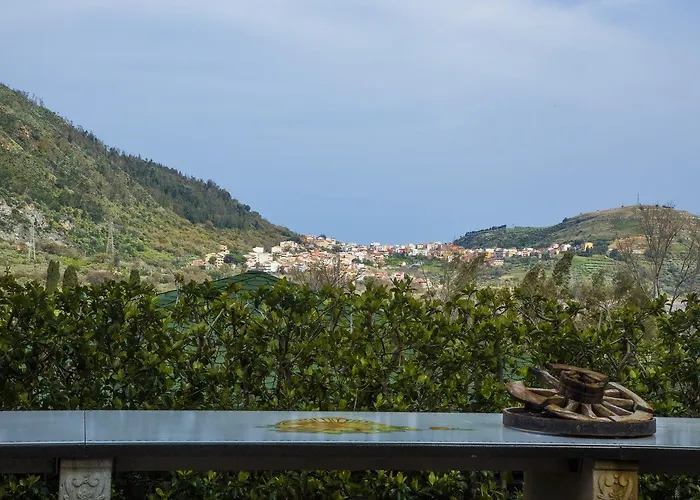Laura - Antico Borgo Di Sicilia