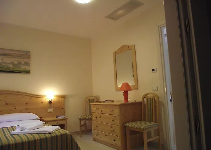 Hotel Laura - Antico Borgo Di Sicilia 4*