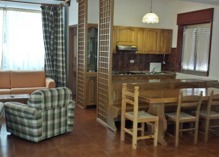 Laura - Antico Borgo Di Sicilia Hotel 4*